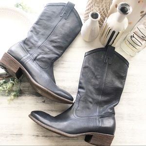 Frye Carson pull on western boots sz 9.5